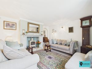 Sitting Room- click for photo gallery